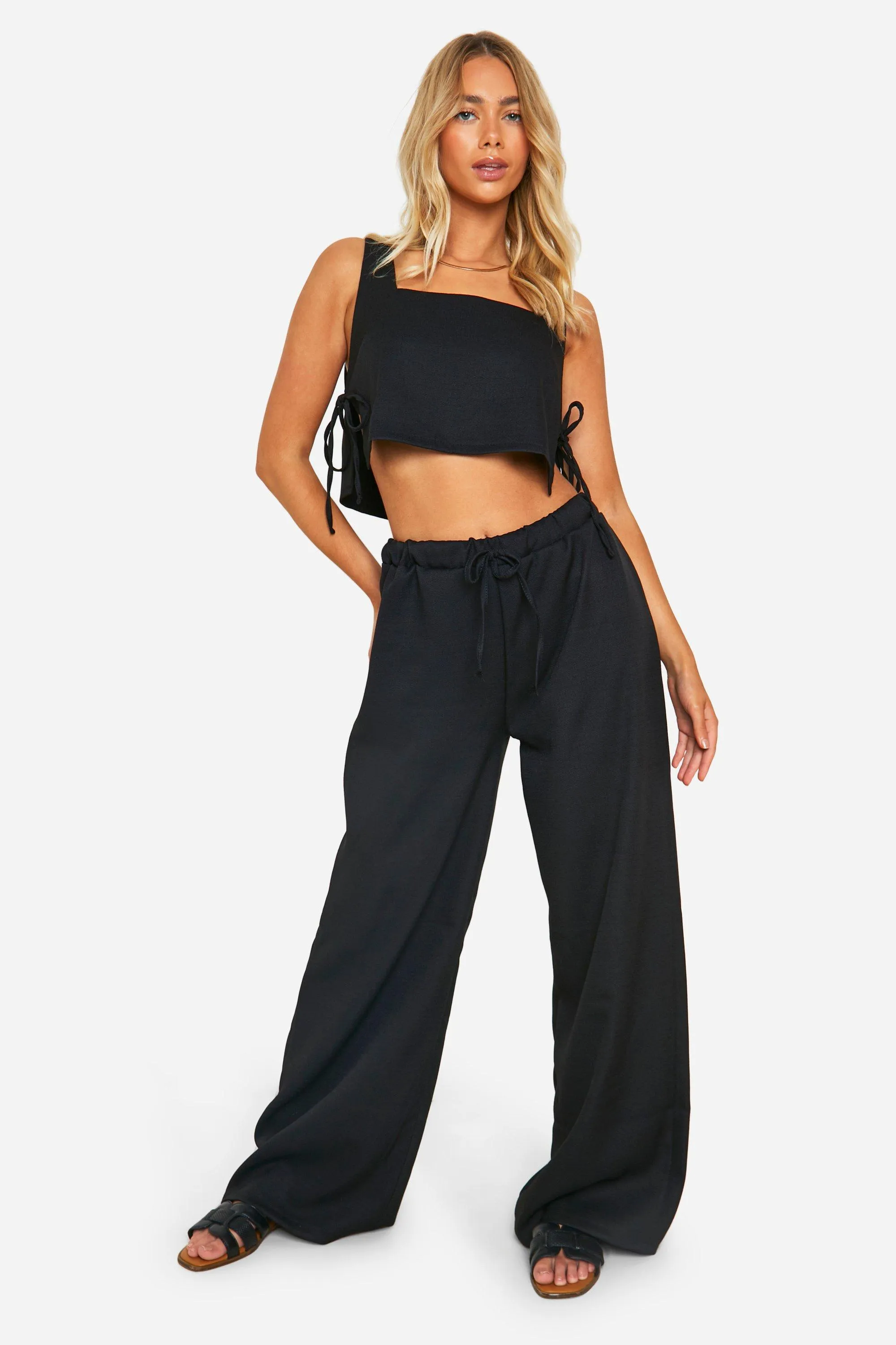 Ensemble en lin texturé avec crop top noué et pantalon large