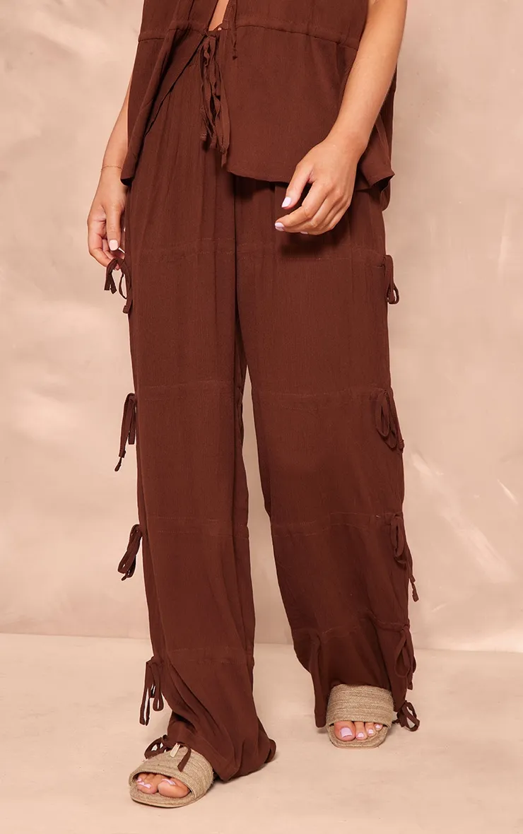 Pantalon large marron chocolat à détail noué