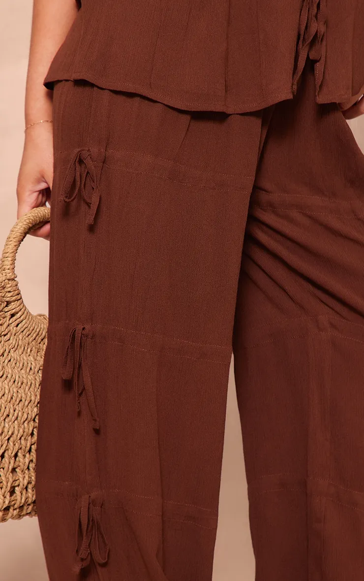 Pantalon large marron chocolat à détail noué