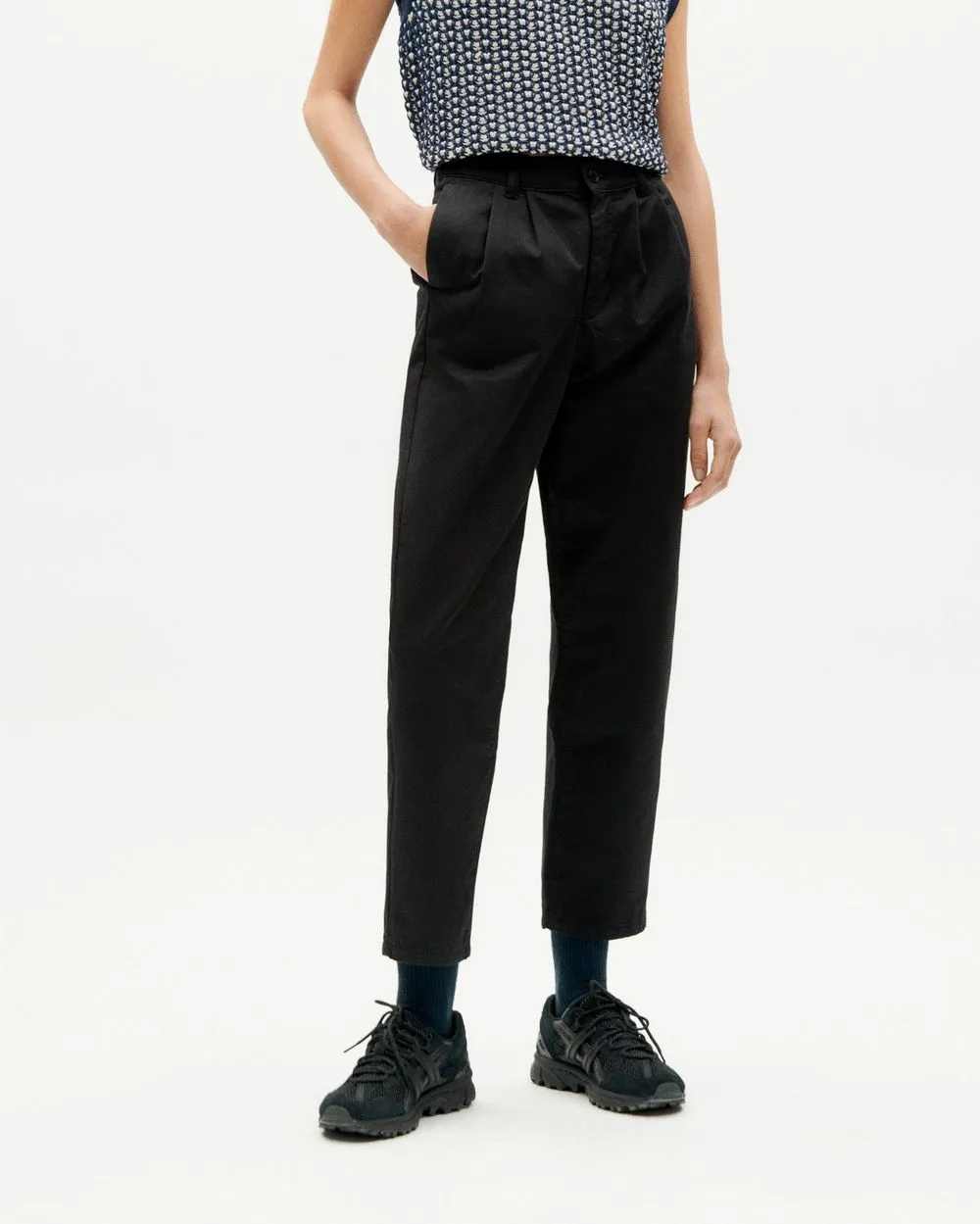 Pantalon à pinces droit en coton bio | noir "black rina light pants" femme