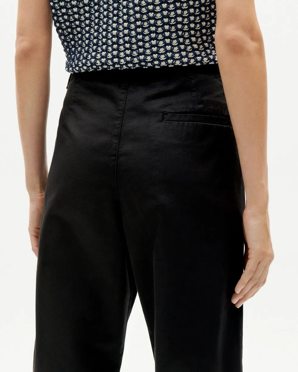 Pantalon à pinces droit en coton bio | noir "black rina light pants" femme