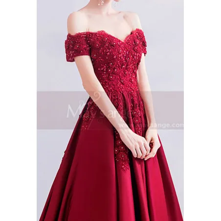 Robe longue rouge chic pour cérémonie avec jolie broderie