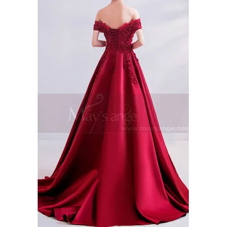 Robe longue rouge chic pour cérémonie avec jolie broderie