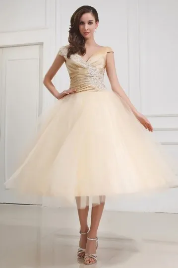 Robe pour fiançailles au mollet champagne col V en tulle à mancheron