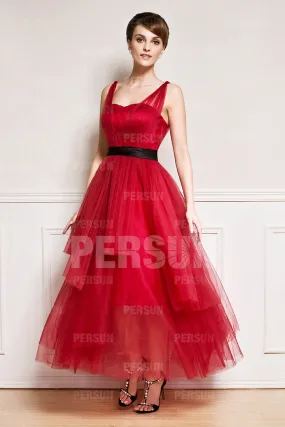 Robe rouge avec bretelles trapèze en tulle longue au cheville