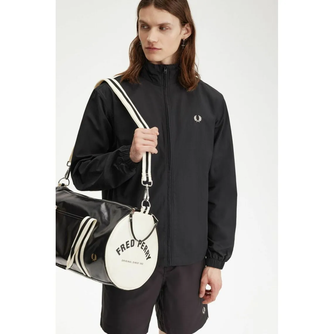 Sac Bowling - bandouliere amovible pour porté épaule noir/écru  Fred Perry - Sac de voyage Homme sur MenCor