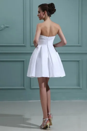 Simple robe cérémonie blanche bustier droit en satin