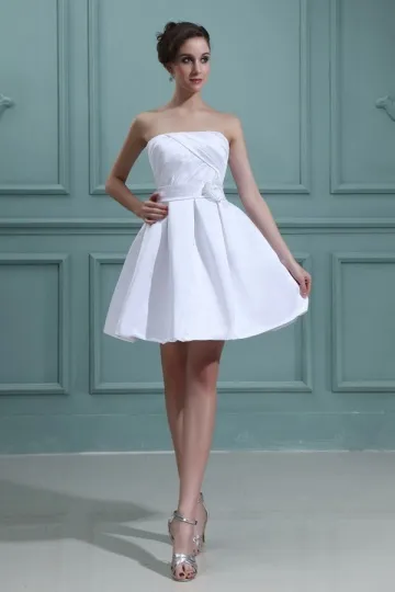 Simple robe cérémonie blanche bustier droit en satin