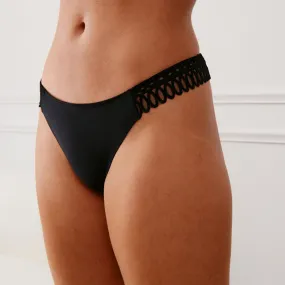 Tanga en tulle avec broderies